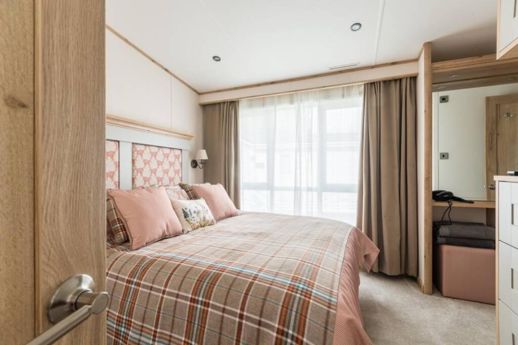 The Warren Villa South Cerney Bagian luar foto