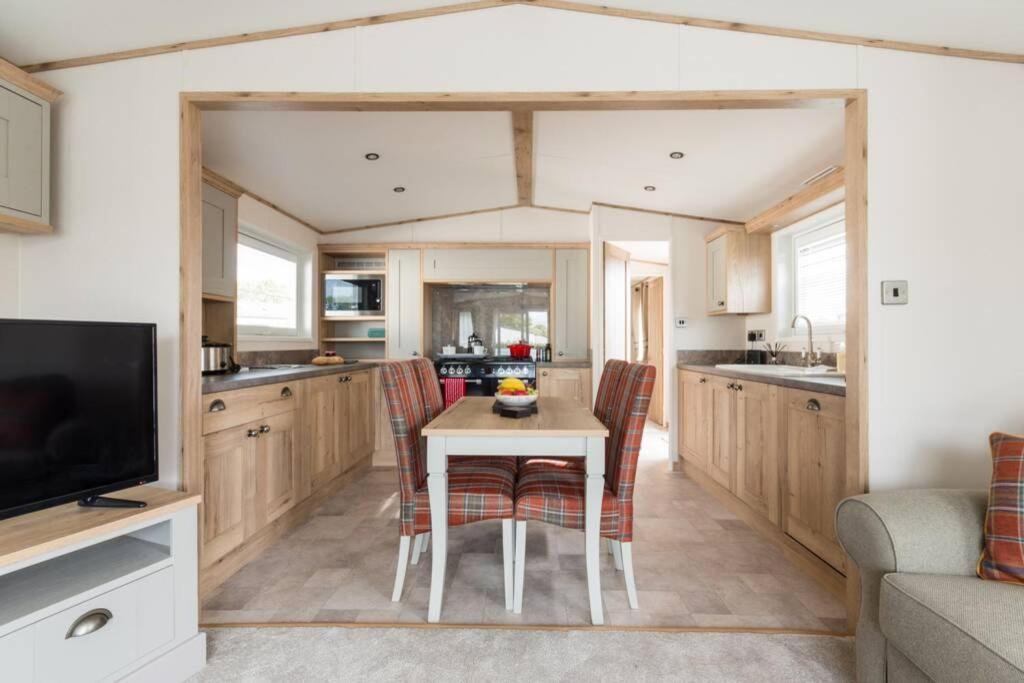The Warren Villa South Cerney Bagian luar foto