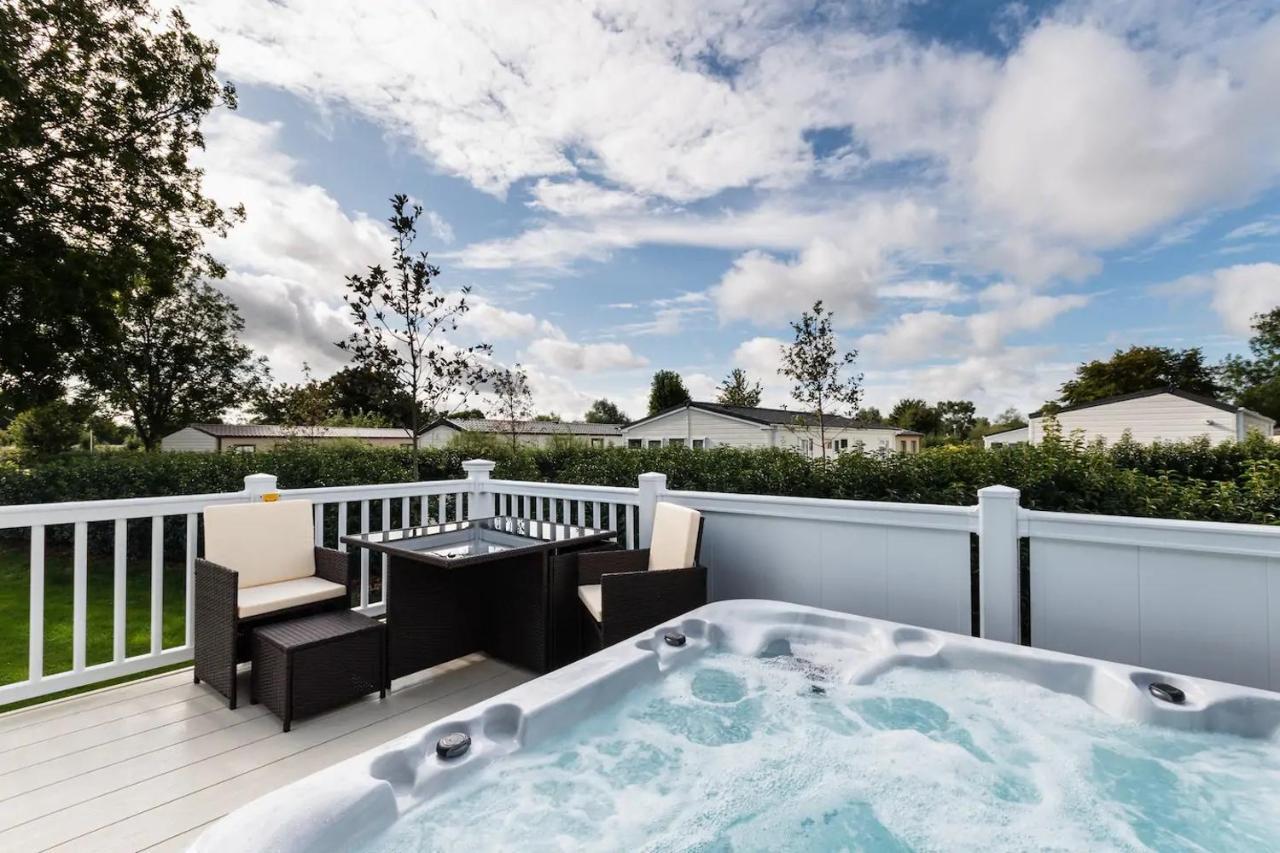 The Warren Villa South Cerney Bagian luar foto